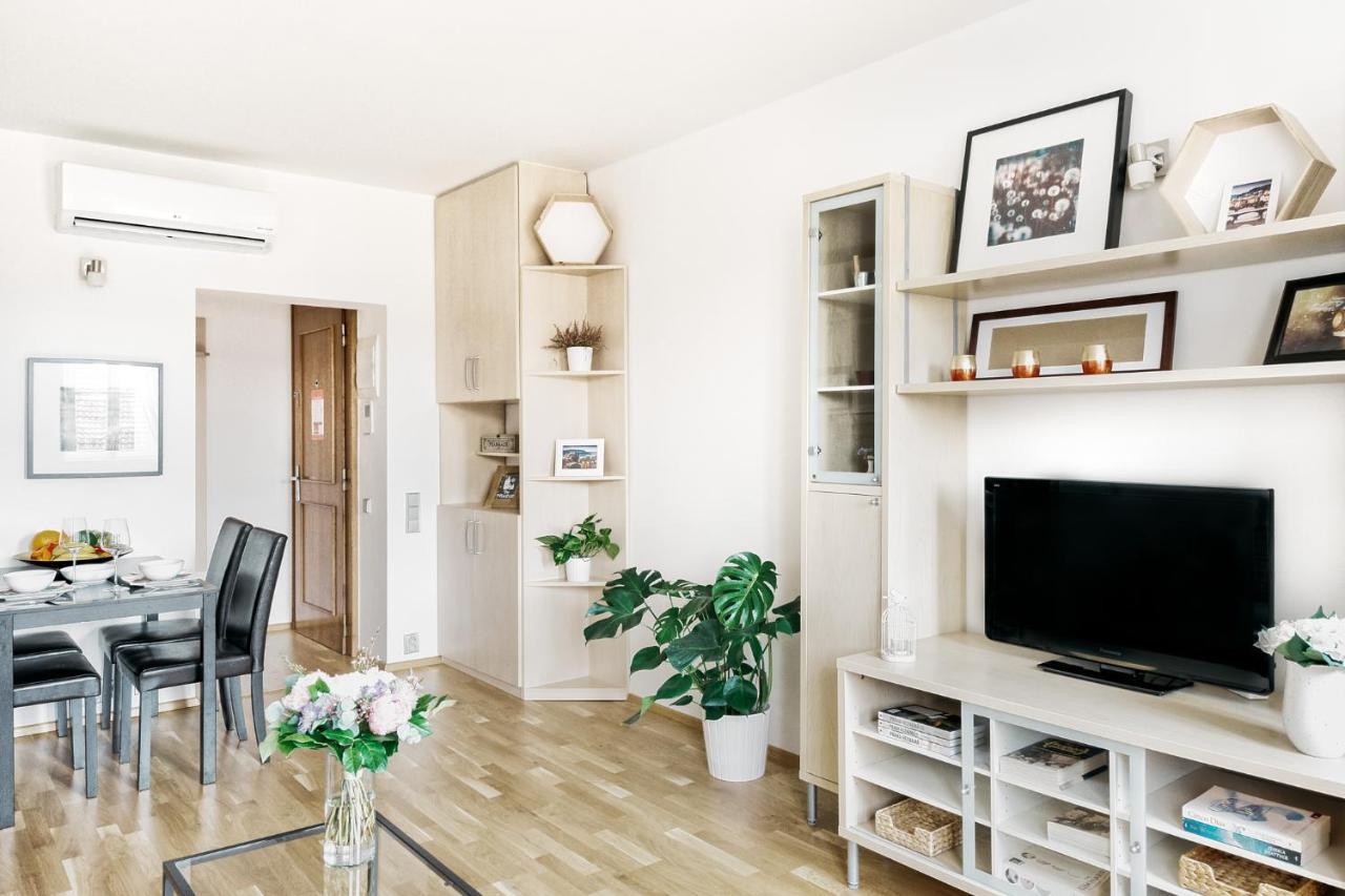 Lil Apartment With Tyn Cathedral View, Parking & Ac براغ المظهر الخارجي الصورة
