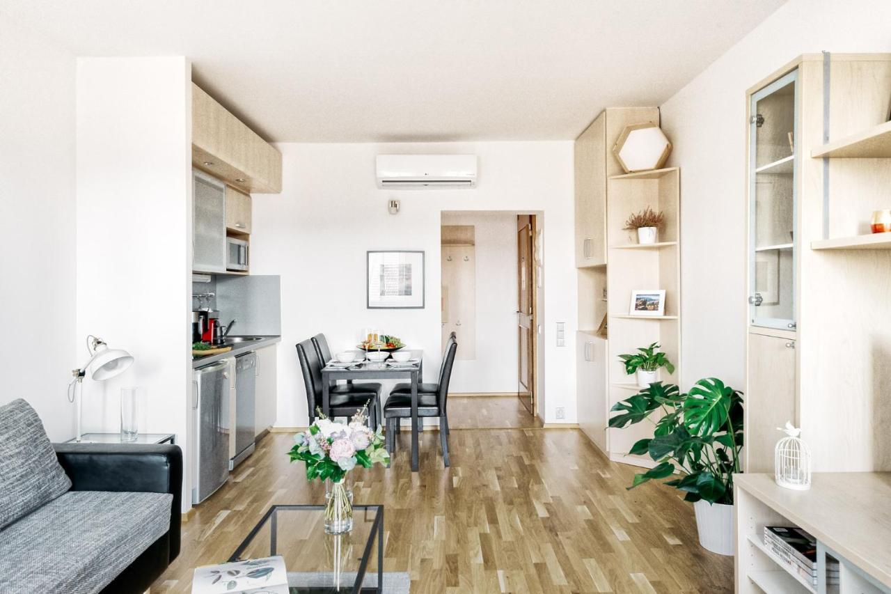 Lil Apartment With Tyn Cathedral View, Parking & Ac براغ المظهر الخارجي الصورة